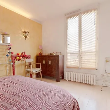 Duplex Atypique 70m2 Parc De Belleville Parigi